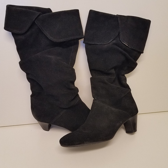 Women's Black Suede Knee Boots - Picture 9 of 12